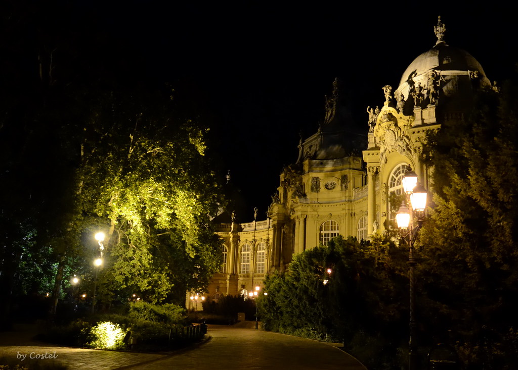 Budapest Danube Banks: A Slow Itinerary for Budapest, Hungary