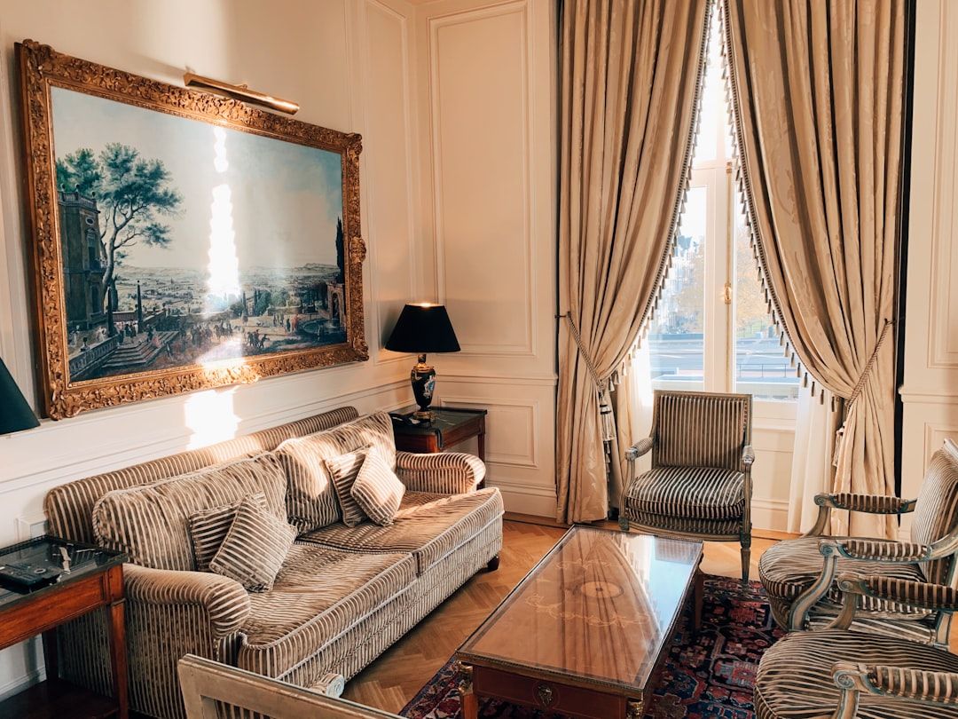 Premium Travel Guide Paris